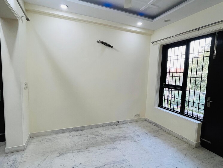 Room, housing-board-colony-sector-51 3 Bedroom 2200 Sq.Ft. Builder Floor In Sector 51 Gurgaon 8834598