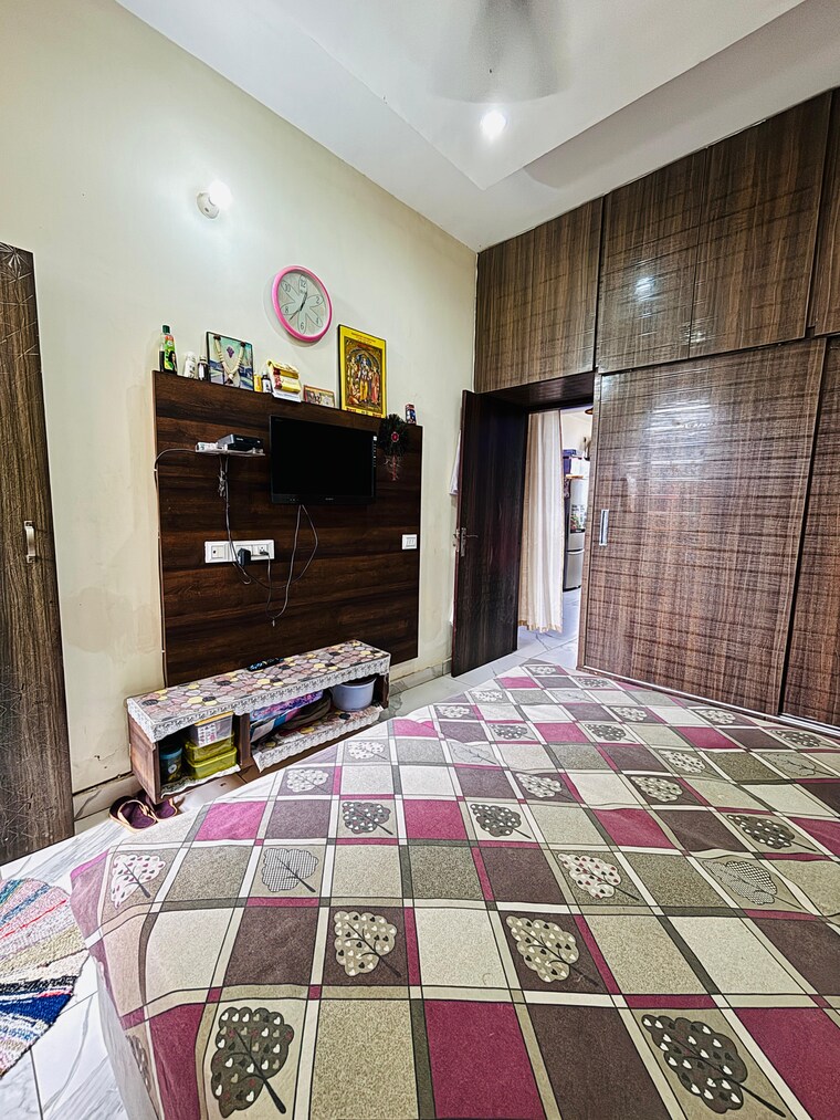 Bedroom, lake-view-complex 3 Bedroom 1100 Sq.Ft. Builder Floor In Dhakoli Zirakpur 8834607