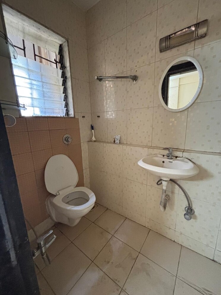 Bathroom, panchvati-b 2 Bedroom 700 Sq.Ft. Apartment In Powai Mumbai 8834633