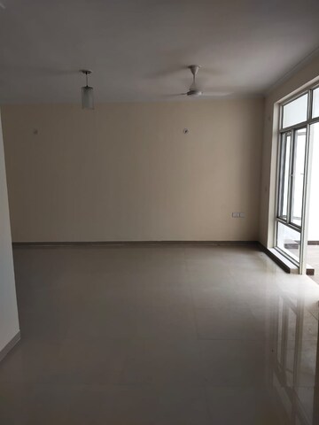 Room in 3 BHK Apartment at Gomti Nagar – for Rent