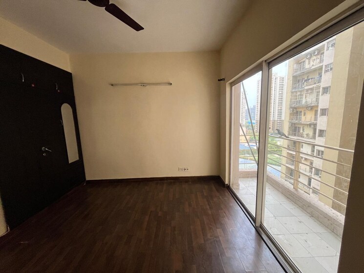 Bathroom, paras-tierea 2 Bedroom 1070 Sq.Ft. Apartment In Sector 137 Noida 8834704