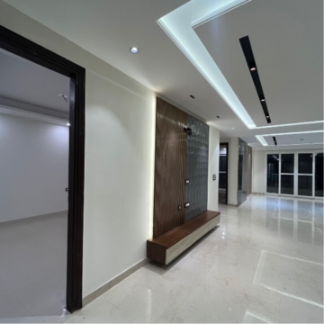 Building Lobby in 4 BHK Builder Floor at Ansal API Versalia, Sector 67a – for Sale