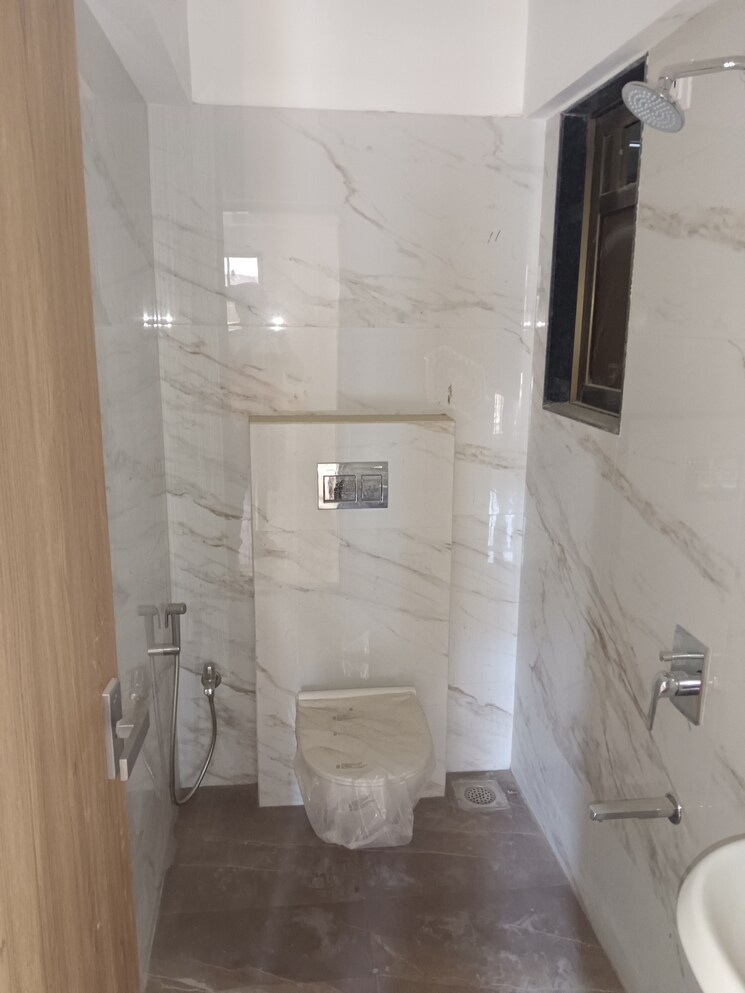 Bathroom, rajhans-raj-rani-pride 1.5 Bedroom 560 Sq.Ft. Apartment In Malad East Mumbai 8834736