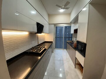 Kitchen in 4 BHK Apartment at Sheth Vasant Lawns, Laxmi Nagar – for Rent