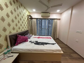Bedroom in 4 BHK Apartment at Sheth Vasant Lawns, Laxmi Nagar – for Rent