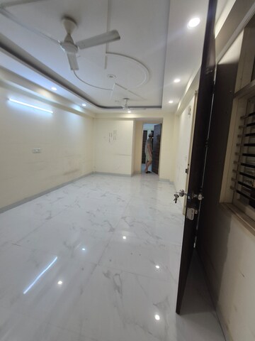 Living Room in 2.5 BHK Builder Floor at Palm Residency Chhatarpur, Chattarpur – for Rent