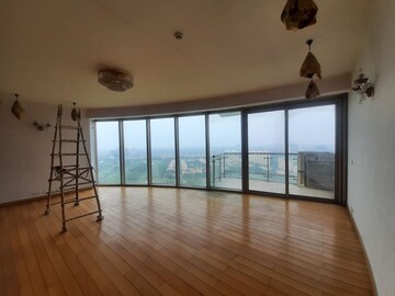 Room in 3 BHK Apartment at Jaypee Greens Sun Court III, Jaypee Greens – for Sale