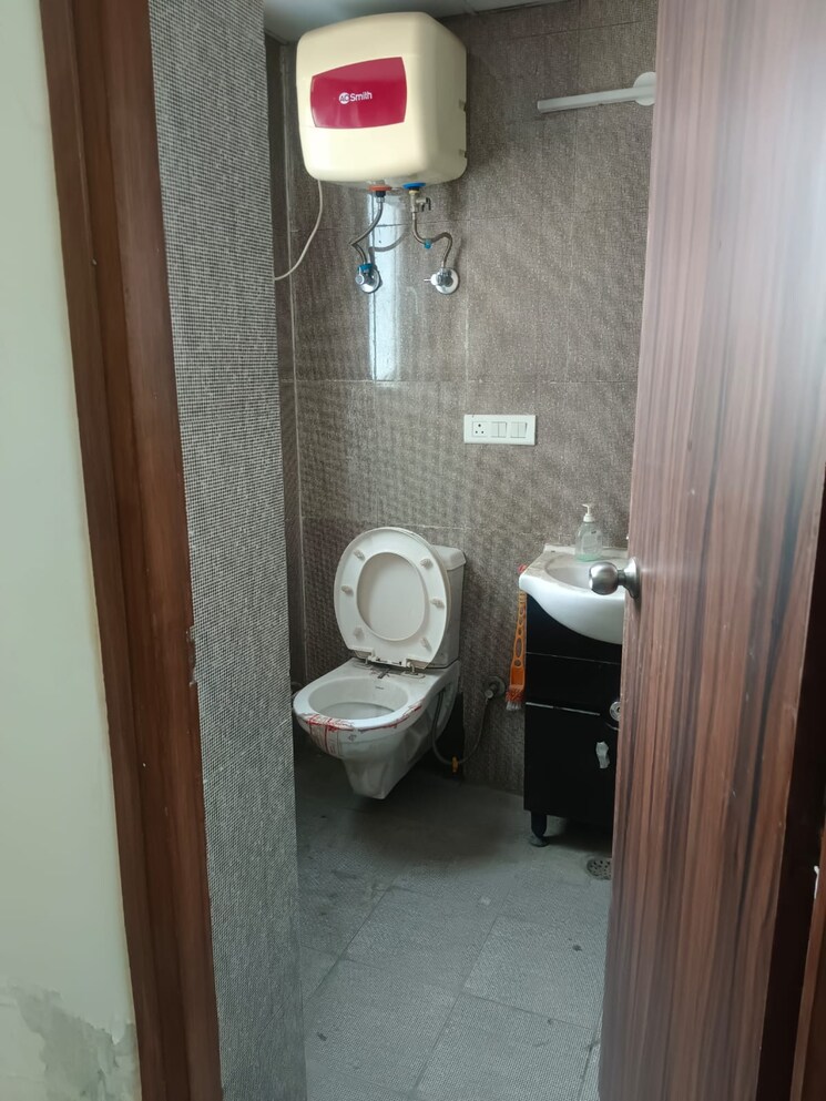 Bathroom, gulshan-bellina 3 Bedroom 791 Sq.Ft. Apartment In Sector 16 Greater Noida Greater Noida 8834873