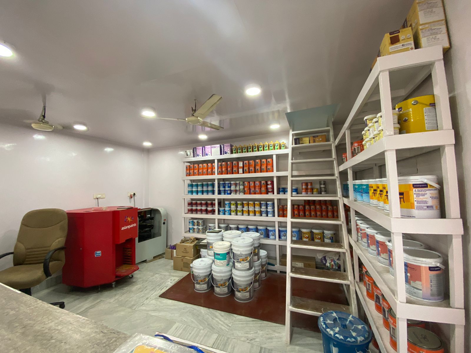 Retail Shop For Sale in Ballygunge