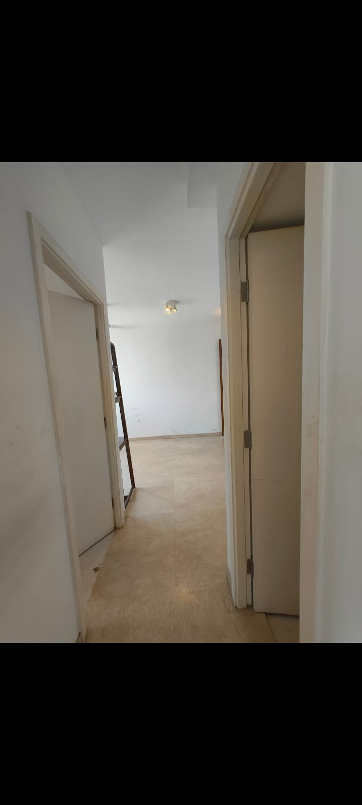 2 BHK Apartment For Rent in Hiranandani Eagleridge Wing B