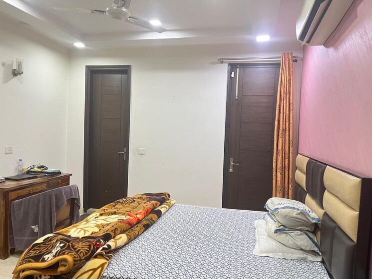 Bedroom, hauz khas 3 Bedroom 1800 Sq.Ft. Builder Floor In Hauz Khas Delhi 8834780