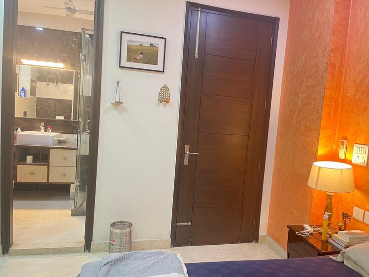Bathroom, hauz khas 3 Bedroom 1800 Sq.Ft. Builder Floor In Hauz Khas Delhi 8834780