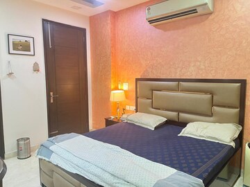 Bedroom in 3 BHK Builder Floor at Hauz Khas – for Rent