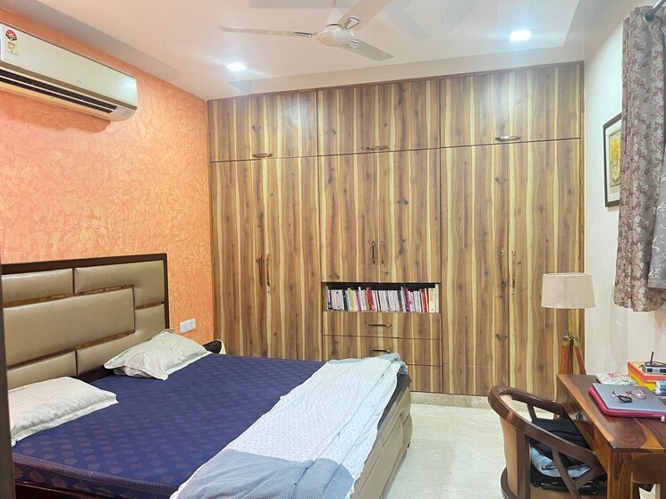 Bedroom, hauz khas 3 Bedroom 1800 Sq.Ft. Builder Floor In Hauz Khas Delhi 8834780