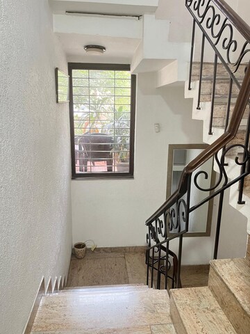 Staircase in 3 BHK Builder Floor at Hauz Khas – for Rent