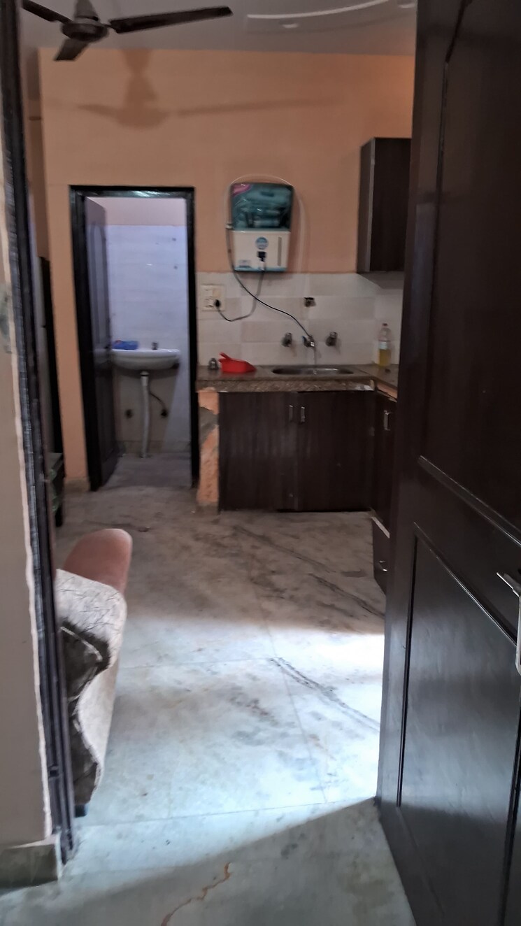 Bathroom, tagore garden 2 Bedroom 120 Sq.Yd. Builder Floor In Tagore Garden Delhi 8834939