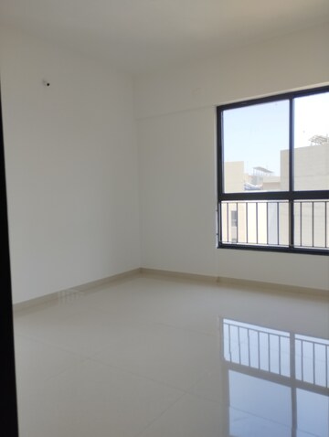 Room in 2 BHK Apartment at Shapoorji Pallonji Sensorium Auris, Hinjewadi – for Rent