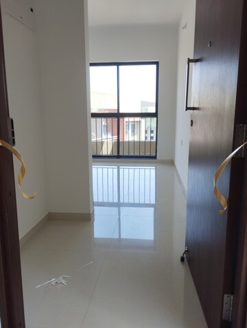 Room in 2 BHK Apartment at Shapoorji Pallonji Sensorium Auris, Hinjewadi – for Rent
