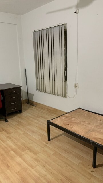 Room in 3 BHK Apartment at Monalisa Apartment, Kothrud – for Rent