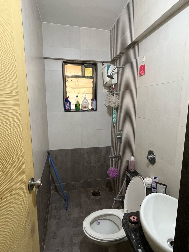 Bathroom, neelkanth-gardens 2 Bedroom 975 Sq.Ft. Apartment In Chembur Mumbai 8834960