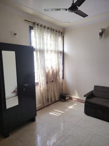 Living Room in 2.5 BHK Builder Floor at Sector 30 – for Sale