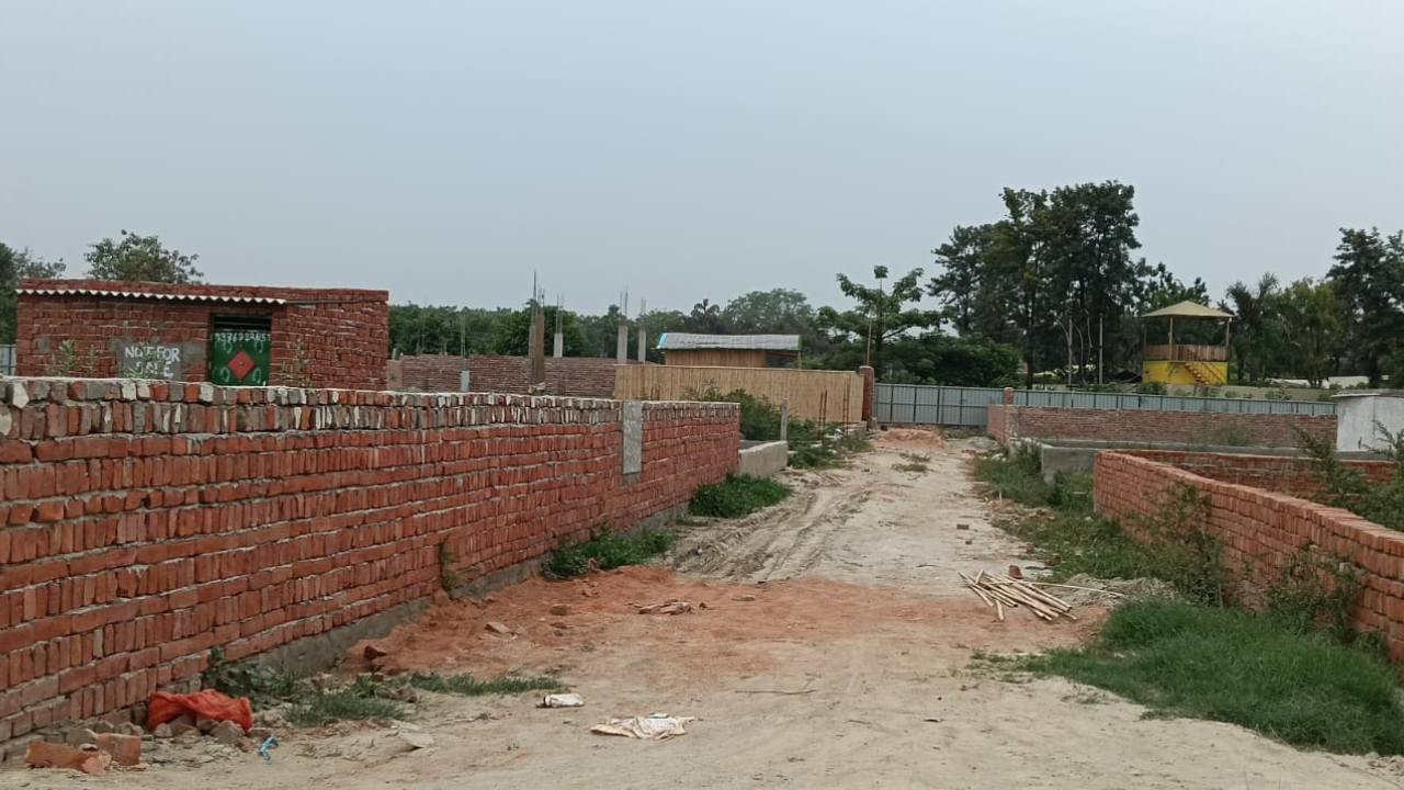 Plot For Sale in Capital City
