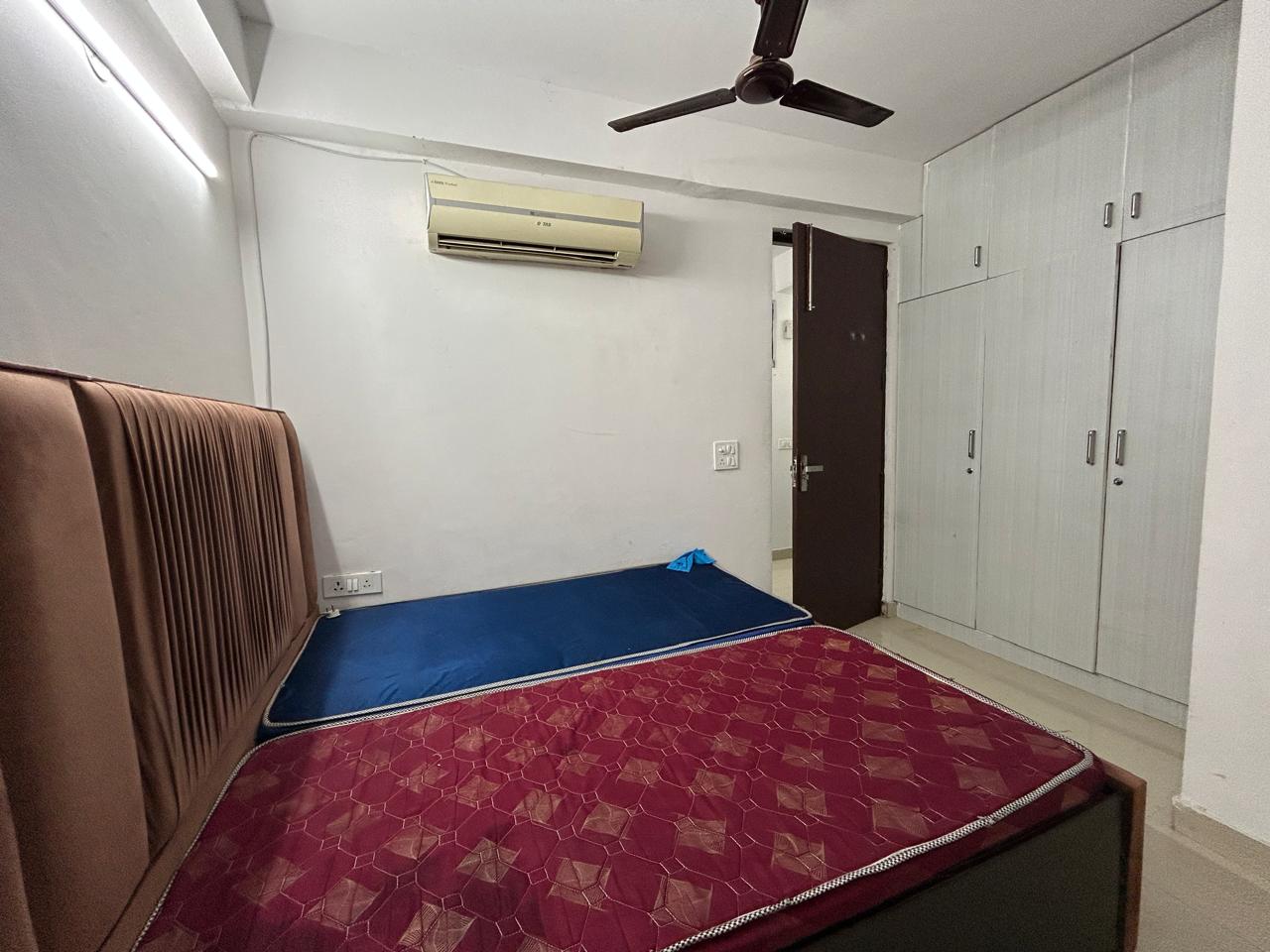 1.5 BHK + Extra Room Builder Floor For Rent in Saket