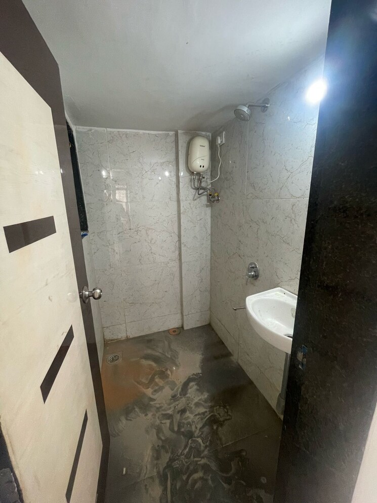 Bathroom, rna-ng-canary 1 Bedroom 333 Sq.Ft. Apartment In Mira Road Thane 8835007
