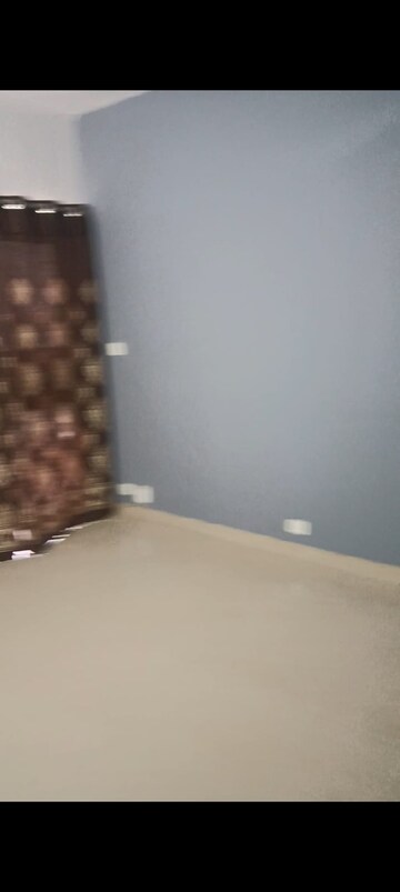 Room in 3 BHK Independent House at Sector 84 – for Rent
