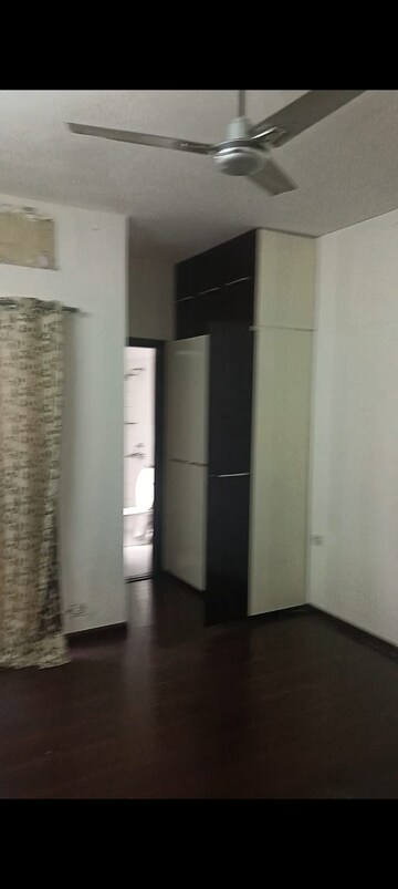 Room in 3 BHK Independent House at Sector 84 – for Rent