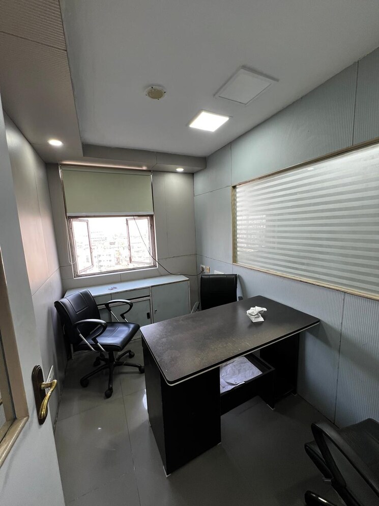 Team Area, park street Commercial Office Space 800 Sq.Ft. In Park Street Kolkata 8835014