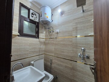 Bathroom in 2 BHK Builder Floor at Palm Residency Chhatarpur, Chattarpur – for Rent
