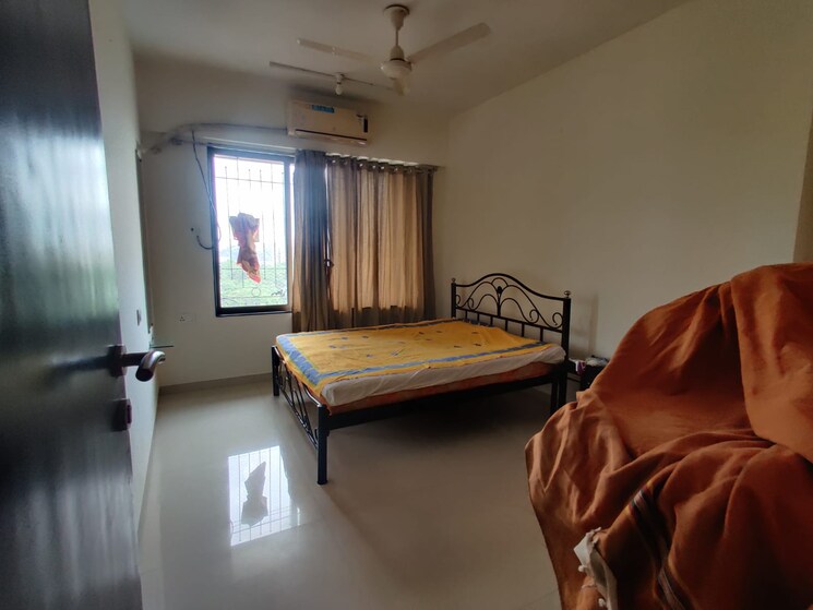 Living Room, lake-primrose 3 Bedroom 1100 Sq.Ft. Apartment In Powai Mumbai 8835072