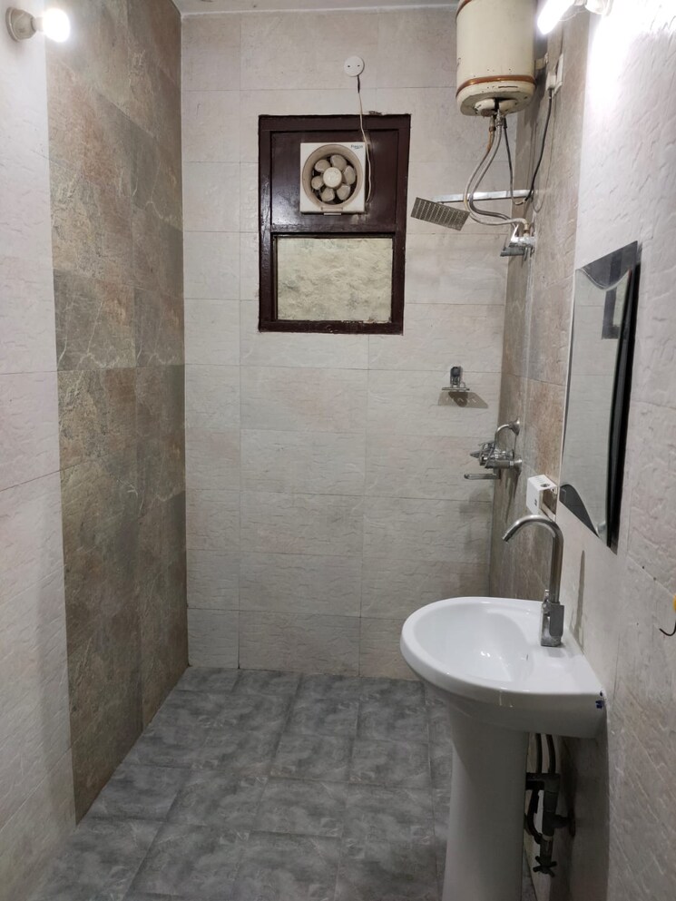 Bathroom, patiala road 6+ Bedroom 3670 Sq.Ft. Independent House In Patiala Road Zirakpur 8835140