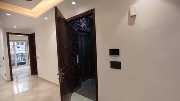 Furnished Amenities in 2 BHK Builder Floor at Saket – for Rent