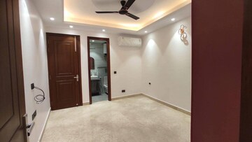 Room in 2 BHK Builder Floor at Saket – for Rent