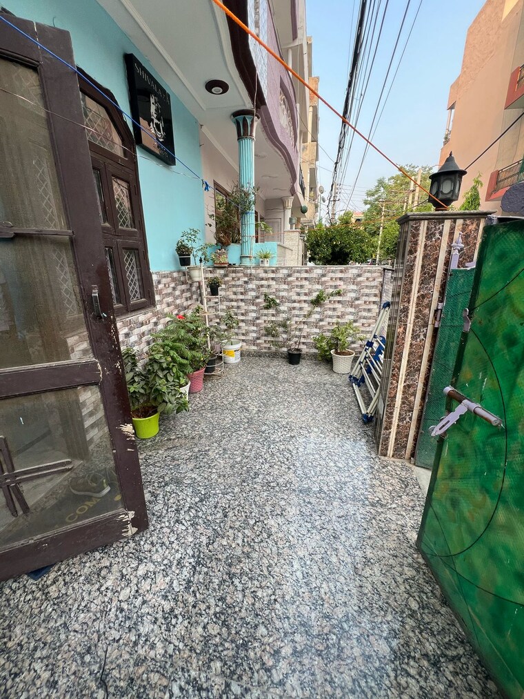 Balcony, sector 10 4 Bedroom 60 Sq.Yd. Independent House In Sector 10 Gurgaon 8835116