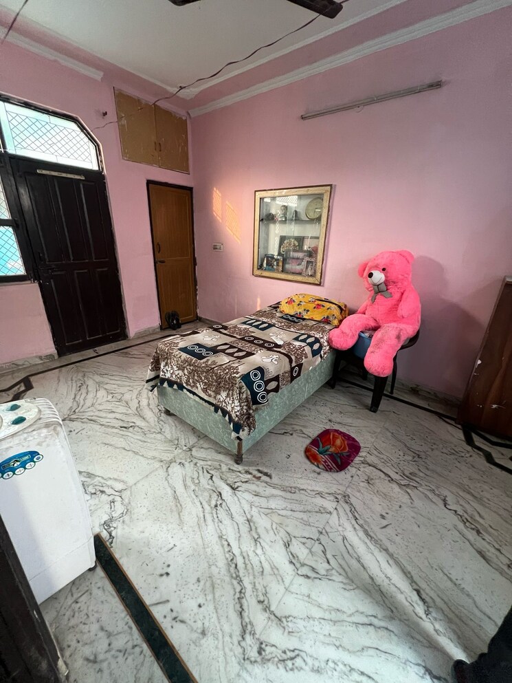 Bedroom, sector 10 4 Bedroom 60 Sq.Yd. Independent House In Sector 10 Gurgaon 8835116