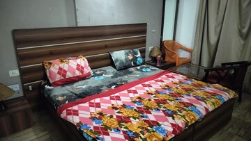 Bedroom in 1 BHK Apartment at Paramount Golfforeste, Zeta I Greater Noida – for Rent