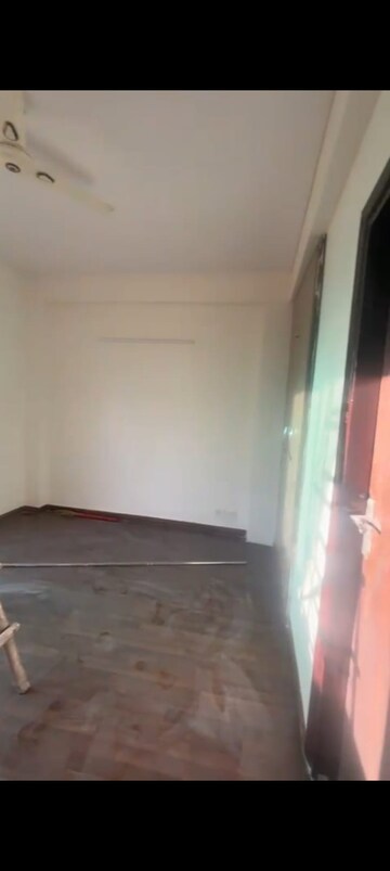 Room in 4 BHK Independent House at BPTP Parkland Pride, Sector 77 – for Rent