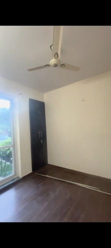 Room in 4 BHK Independent House at BPTP Parkland Pride, Sector 77 – for Rent