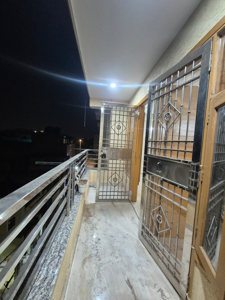 Balcony, palm-residency-chhatarpur 3 Bedroom 1350 Sq.Ft. Builder Floor In Chattarpur Delhi 8835160