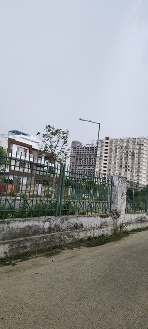  Plot For Sale in Ansal Sushant Golf city, Sushant Golf City