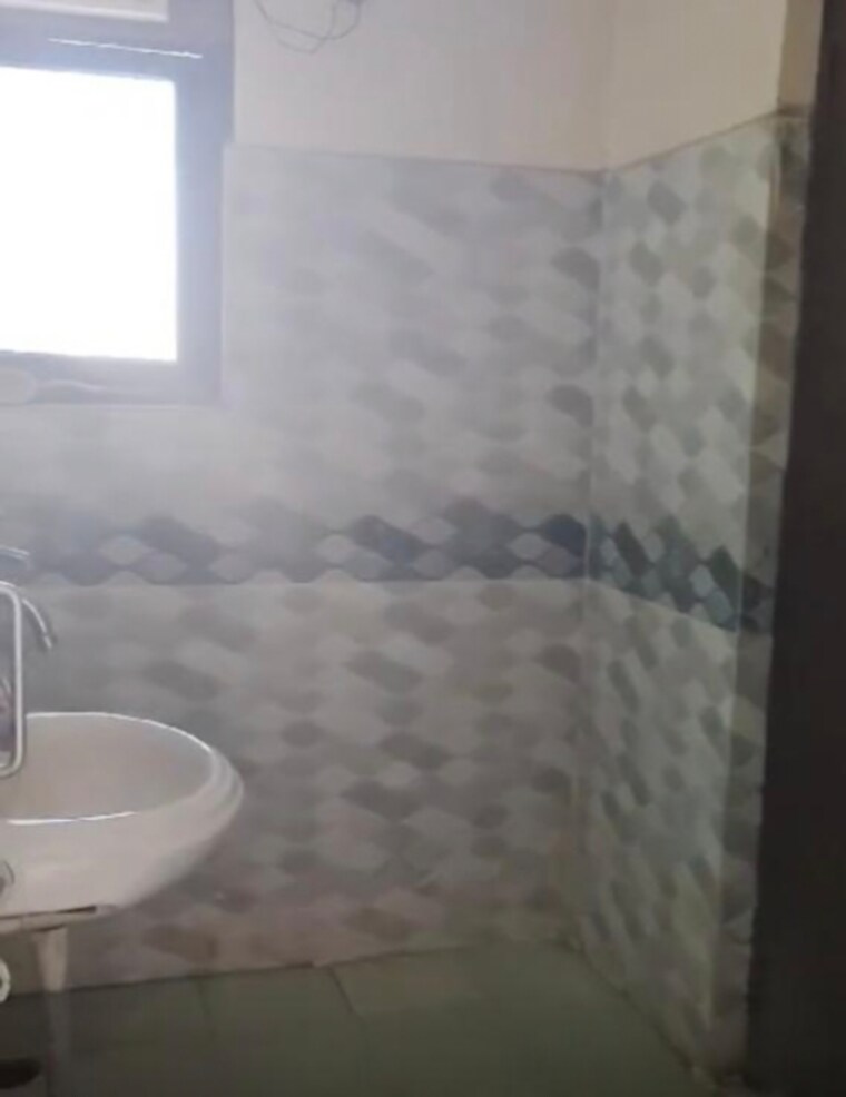 Bathroom, sanchar-residency 3.5 Bedroom 1800 Sq.Ft. Apartment In Raj Nagar Extension Ghaziabad 8835170