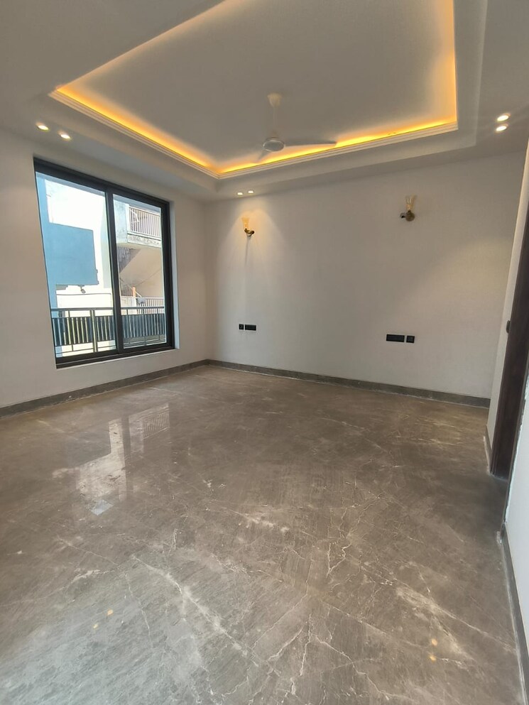 Room, south extension ii 4 Bedroom 500 Sq.Yd. Builder Floor In South Extension ii Delhi 8835191