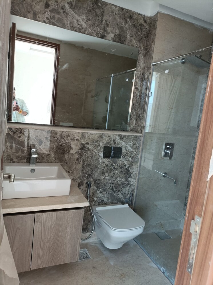 Bathroom, central-park-3-the-room 2 Bedroom 918 Sq.Ft. Apartment In Sohna Sector 33 Gurgaon 8835177