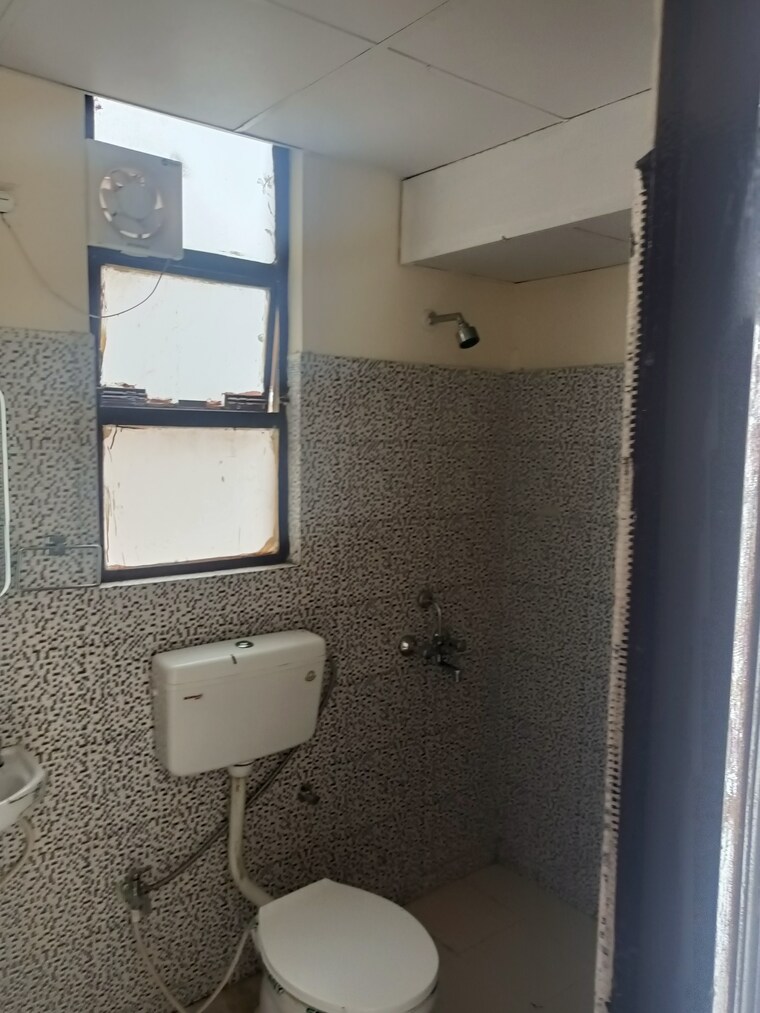 Bathroom, breez-global-heights 2 Bedroom 709 Sq.Ft. Apartment In Sohna Sector 33 Gurgaon 8835198