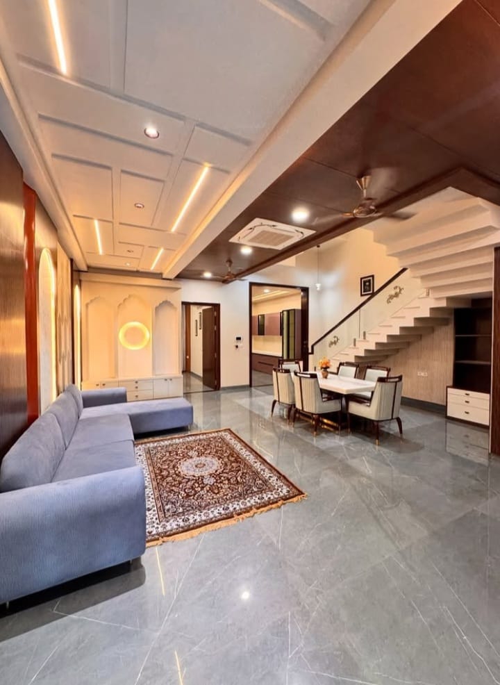 3.5 BHK + Pooja Room,Servant Room Builder Floor For Sale in Building Floor