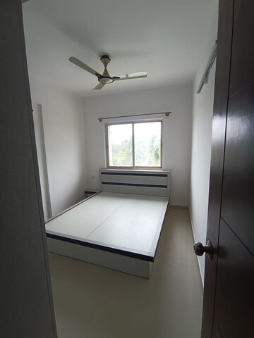 Room in 3 BHK Apartment at Pramuk Aqua Heights, Electronic City Phase I – for Rent
