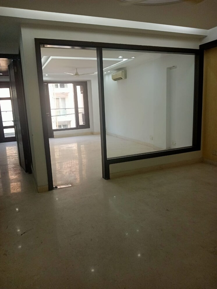 Room, south extension ii 4 Bedroom 2400 Sq.Ft. Builder Floor In South Extension ii Delhi 8835249